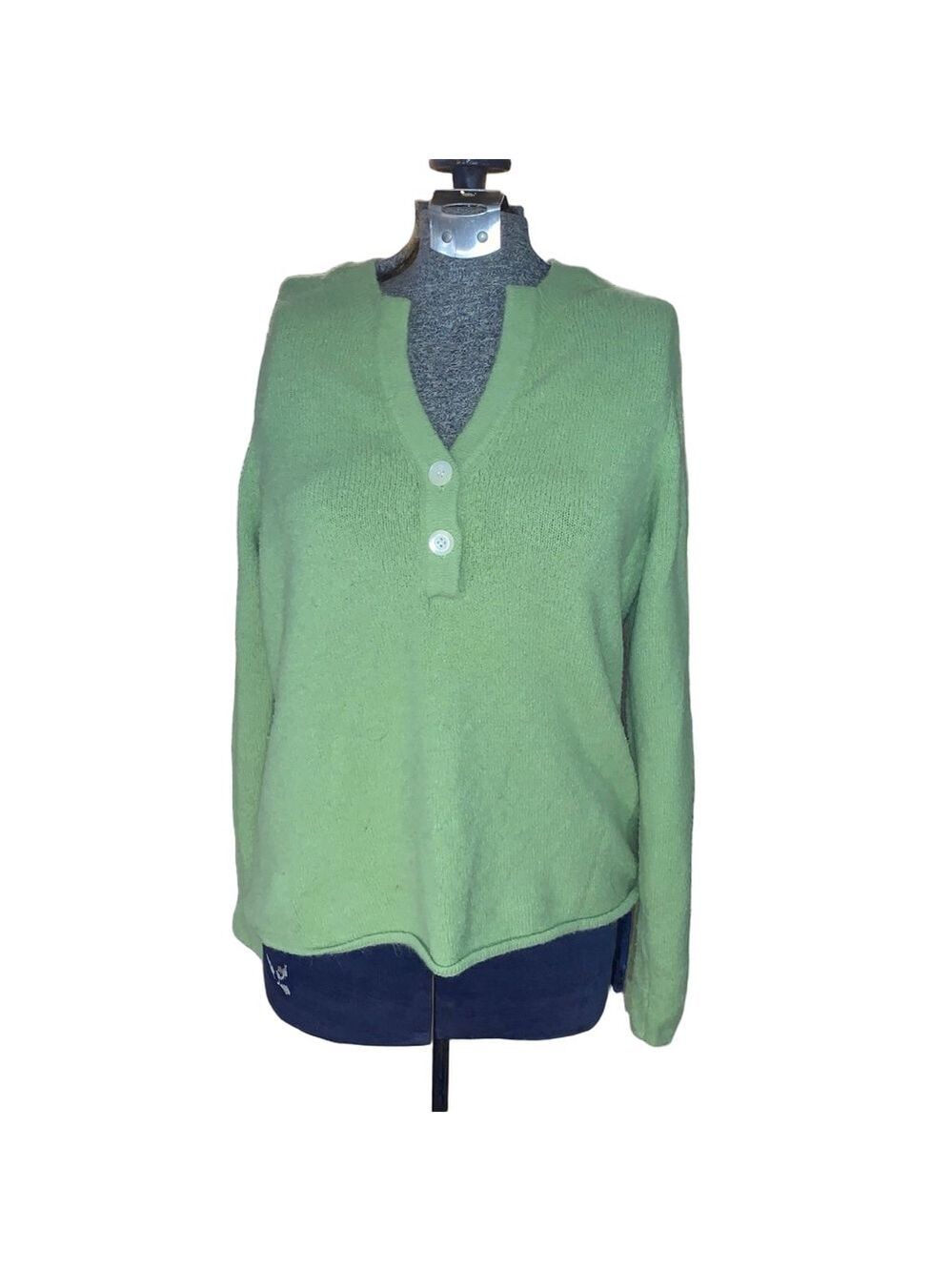 Women's Bass Green V-Neck Sweater M